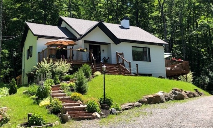 Sutton House | In a Charming Mountain Chalet on the Foothills of Mount Sutton