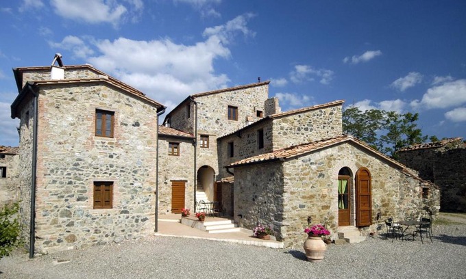 Montecastelli House | In a wonderful medieval village on the Tuscan hills, with air conditioning
