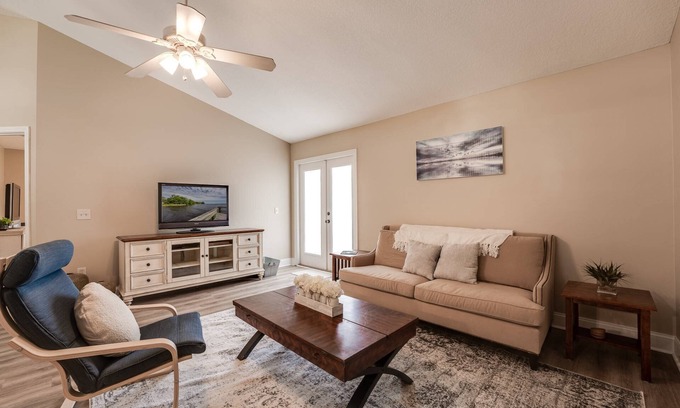 Green Cove Springs House | In Green Cove Springs, Fenced Bikes, Boat/RV Parking, Near Public Ramp, Seasonal Pool, Dogs Ok