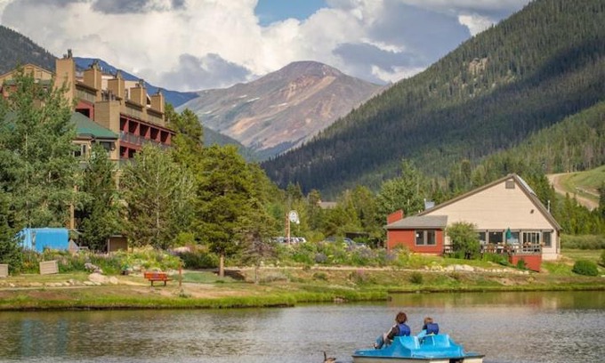 Lakeside Village House | In Keystone! On Lake! Hot Tub and Pool! Wood Fireplace! Views! Walk 2 Food! Big Unit