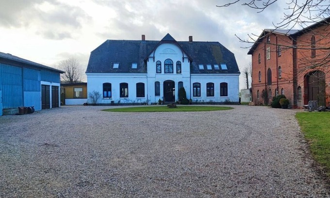 Niesgrau House | in the countryside Modern retreat