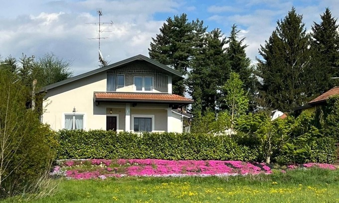 Casorate Sempione Apartment | In the green just a stone's throw from Milan and Malpensa