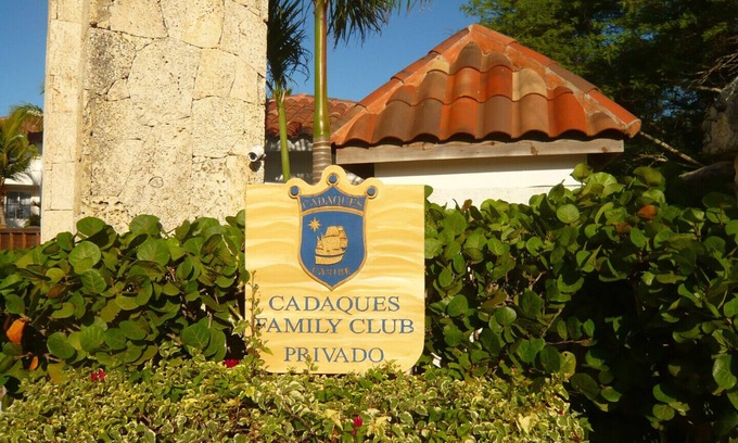 Dominicus House | In the heart of Paradise 2 Bedrooms in Cadaques Caribe Family private club
