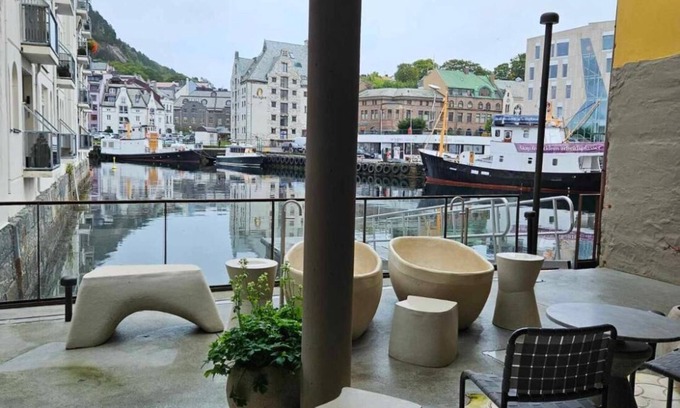 Alesund Apartment | In the Heart of Brosundet! Fully Equipped 3 Bed Room Ap