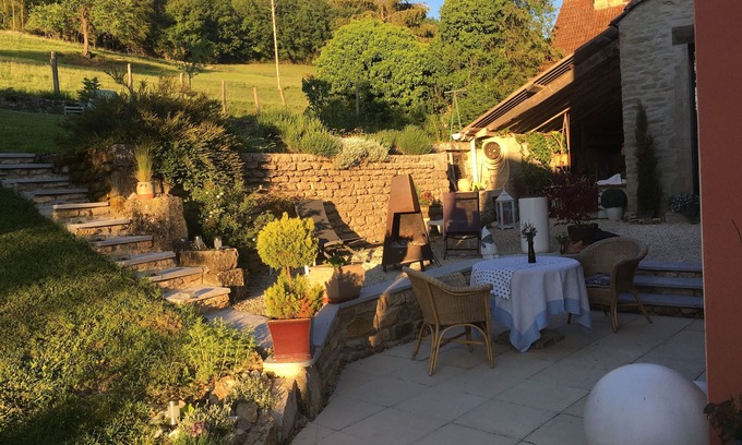 Frolois House | In the heart of Burgundy, in a quiet location, pretty renovated farmhouse for 8 people.