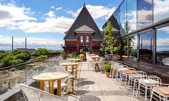 Riverside Hotel | In the Heart of Downtown! Rooftop Bar, Coffeehouse, Minutes to The Opera House