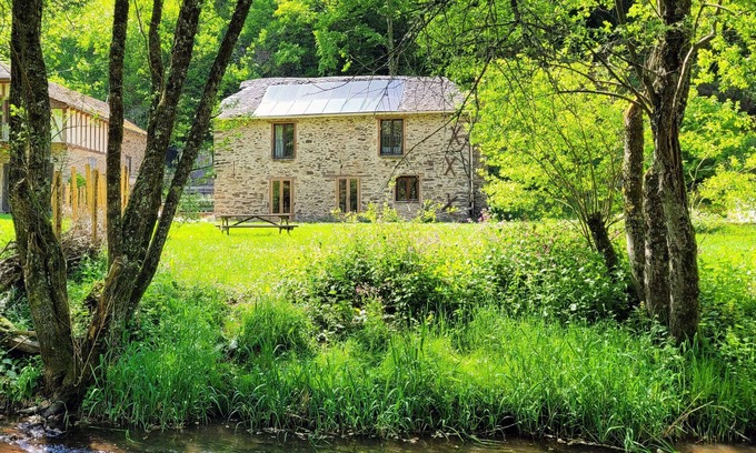 Centres House | In the heart of nature, in an old mill, house with swimming pool