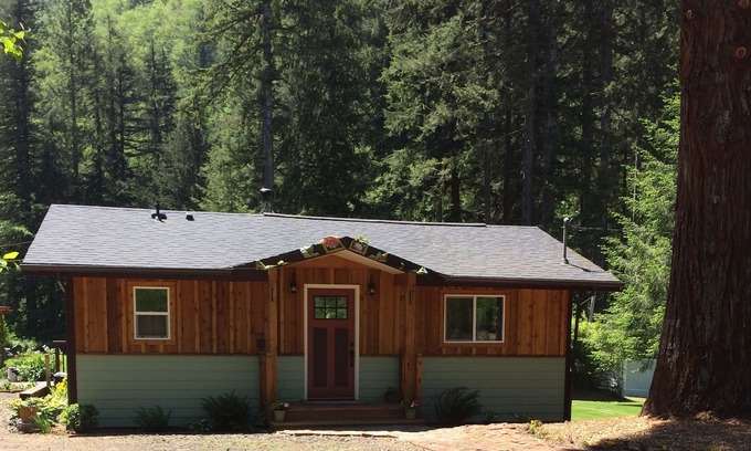 Tillamook Cottage | In the Tillamook Forest is Porcupine Cottage on the Trask River