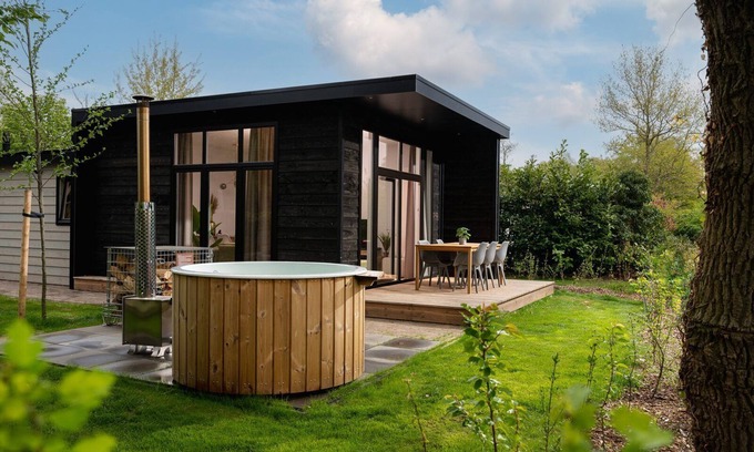 Zuna Cabin | In the Wellness Boutique you will enjoy a unique wellness experience with a view of the Twente countryside!