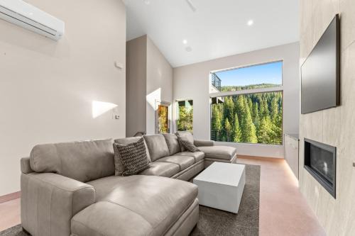 River Run Villa | Inas Way Townhomes Unit C by Summit County Mountain Retreats