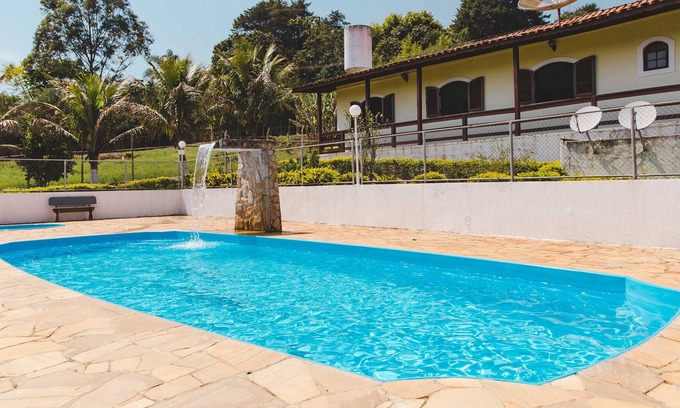 Chacaras Fernao Dias House | Incrível chácara com churrasq. em Atibaia/SP