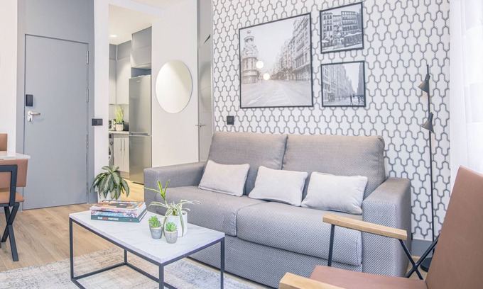 Embajadores Apartment | Incredible 1 bedroom apartment at El Rastro