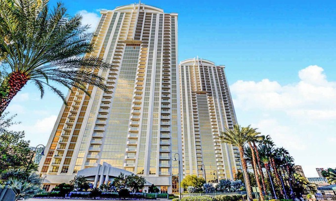 Las Vegas Apartment | Incredible Pool & Sphere View Studio 7718