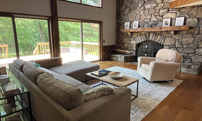 Hopewell Junction House | Incredible spacious family friendly getaway