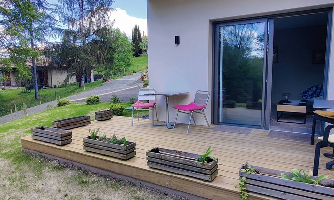 Creon House | Independant guesthouse in design villa with swimmingpool, close to Bordeaux