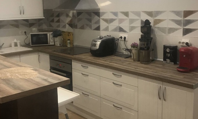 Alhendin House | INDEPENDENT BUSSYLUZ HOUSE CLOSE TO SIERRA, CENTRO Y PLAYA