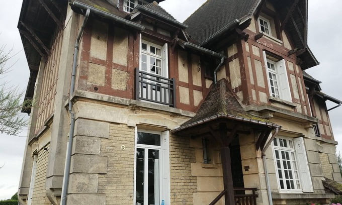 Luc-sur-Mer Apartment | Independent ground floor with garden on the seaside.