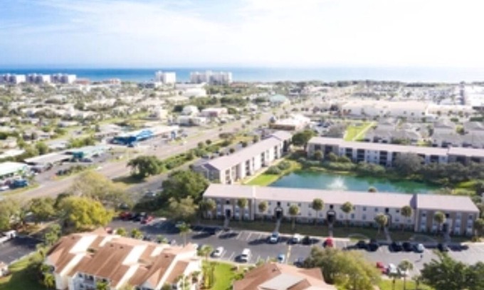 Ocean Side Village Condo | Indialantic Florida/Melbourne/Indian Harbour beach 32903