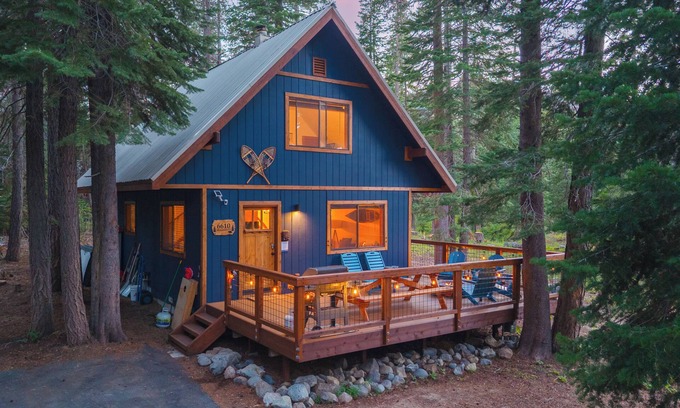 McKinney Estates Cabin | Indigo Owl by AvantStay | Cabin w/Firepit | Minutes to Lake & Slopes