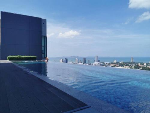 North Pattaya Apartment | Infinity Pool at Pattaya Posh