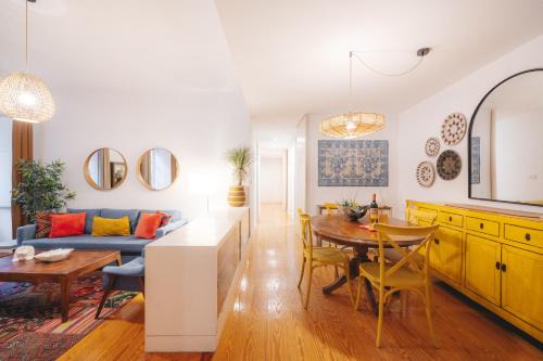 Santa Catarina Apartment | Inglesinhos Convento 2 - Cheerful Apartment