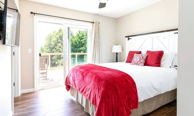Essex Junction Apartment | Inn at 84 Cortland: Cozy 1BR private entrance/bath
