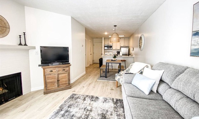 Harbor Village Condo | Inn Building Condo #213 Pet friendly, Patio view!