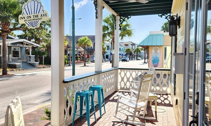 New Smyrna Beach Bed & Breakfast | Inn On the Avenue