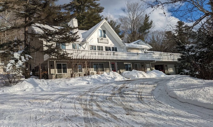 Intervale House | Intervale Mountain Lodge 10 Bedrooms, 8 baths, open concept layout