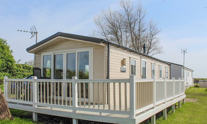 New Romney House | Introducing the Willerby Expression, a premium 3-bedroom caravan designed for comfort and style.