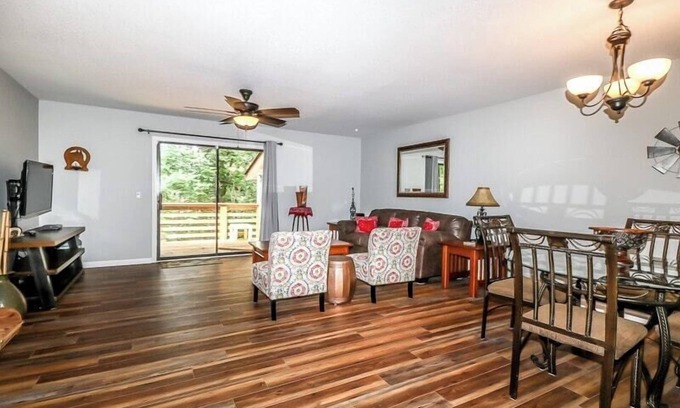 Hot Springs Village House | Inviting, Quiet, and Telegenic Home