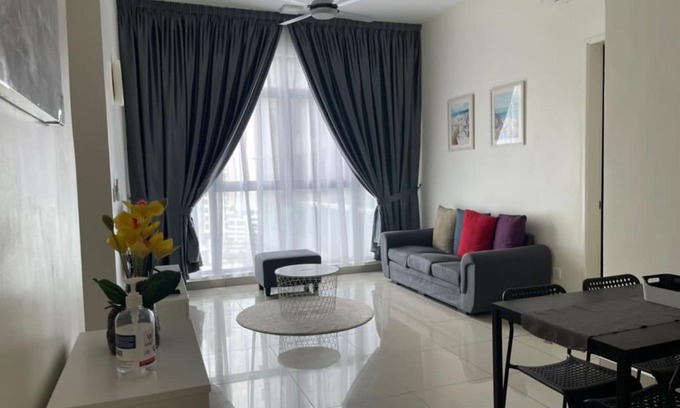 Putrajaya Apartment | IOI Conezion Iman's Home with Pool View Unit