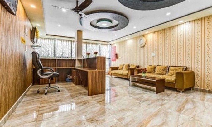 Rajkot Hotel | iROOMZ Suchira Lodge