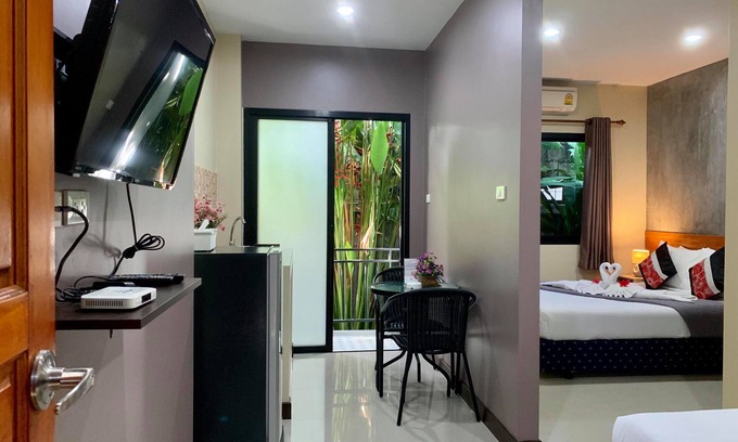 Bang Tao Hotel | Isayarada Apartment