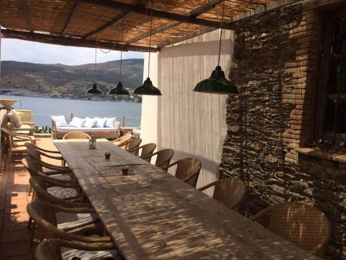 Cadaques Villa | Isla Privada en Cadaqués de ensueño con 11 habitaciones dobles con baño privado y piscina