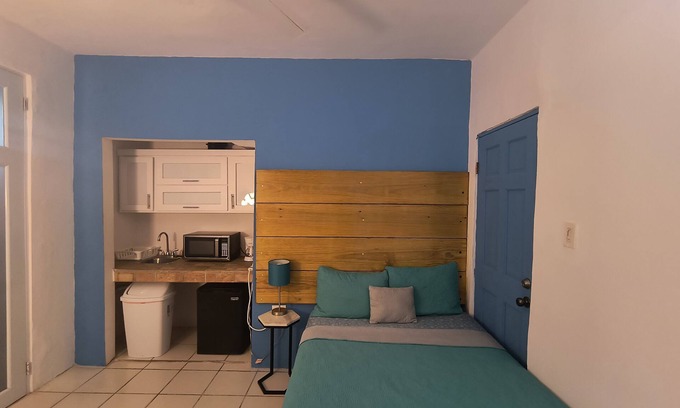 Isla Verde House | Isla Verde Walk To Beach -Bars-Restaurants Near Airport Good for a Stop-N-Go