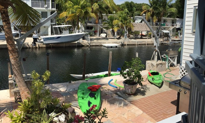 Tavernier House | Islamorada cottage on deep water canal