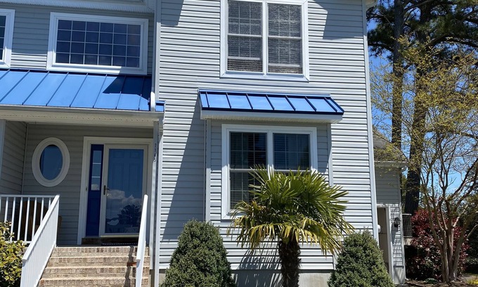 Chincoteague House | Island Pony - Outstanding 3 BR W/F Duplex/community pool NO LINENS
