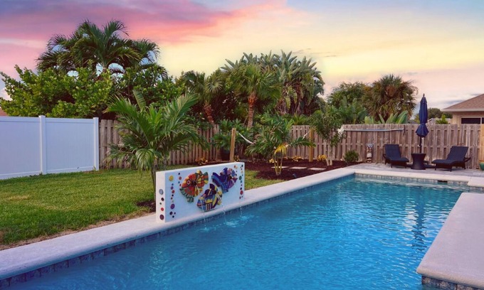 Melbourne Beach House | Island Vibes Beach House~ 4 min. Walk 2 Beach Heated Pool King Beds