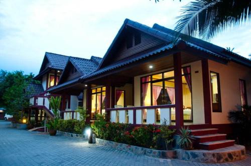 Choeng Mon House | Island View Bungalows