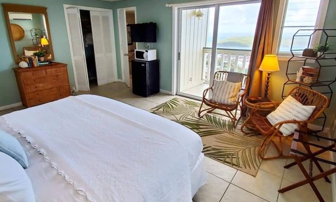 Estate Contant House | Island View Guest House # 13