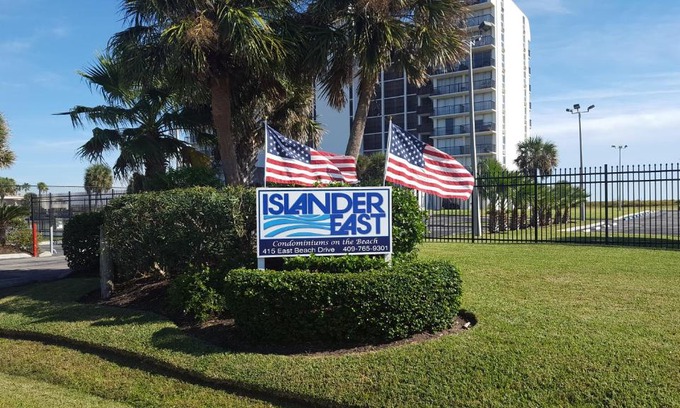 Galveston Resort | Islander East Condominiums