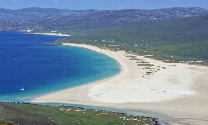 Glen Kyles House | Isle of Harris-Award winning Tiny House-BeachView/Sea-View/ Harris beach locati