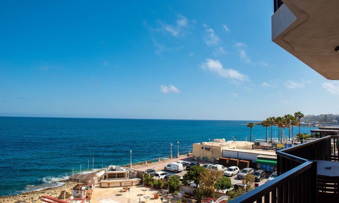 Bugibba Apartment | Islet Seafront 1 Bedroom Apartment
