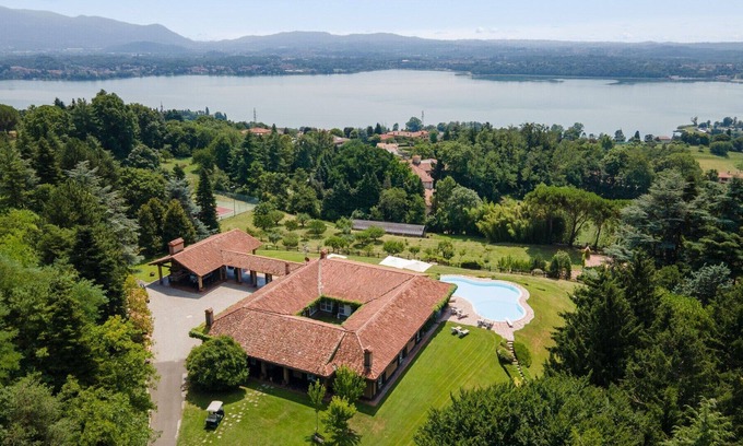 Eupilio Villa | LIVE MAGICAL HOURS IN A UNIQUE PLACE FULL OF COMO LUXURY, ENCHANTING ATMOSPHERE!