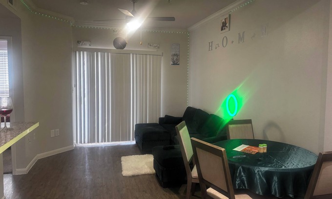 Las Colinas Apartment | It is a shared place. I work from home, day shift. Welcome and enjoy your stay.