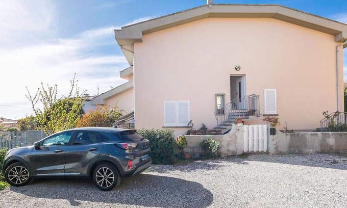Rosignano Solvay Apartment | Nice apartment for 3 guests with WIFI, A/C, TV, patio, pets allowed and parking