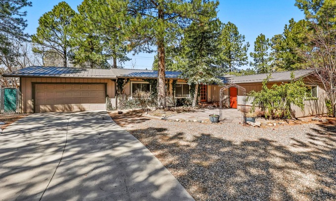 Flagstaff House | It's Aspen time in Flagstaff | Local Discounts