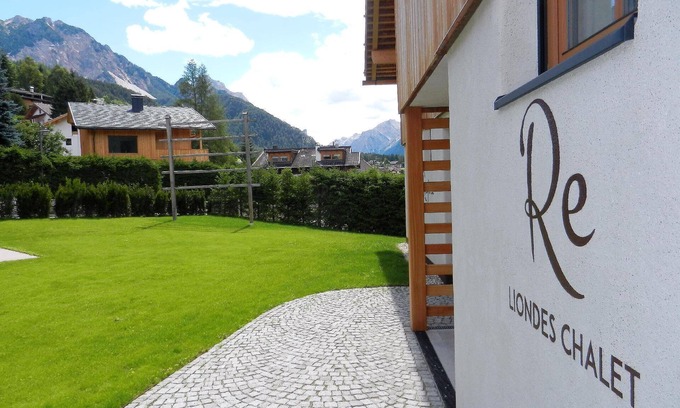 Mareo House | Pure relaxation in a holiday home for six adults with a private spa area