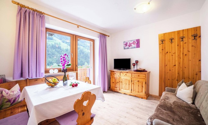 San Martino in Passiria Apartment | Apartment ‘Sonnenparadies 2’ with Mountain View, Wi-Fi & Garden